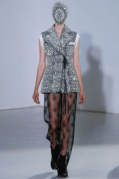 Look 11